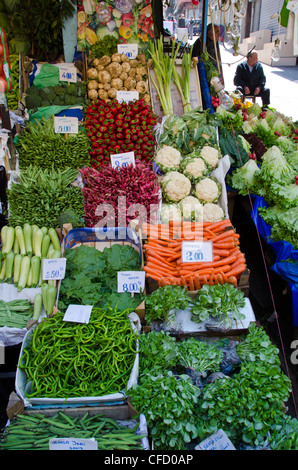 Mercato a Kadikoy, lato Asiatico del Bosforo, Istanbul, Turchia Foto Stock