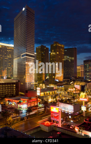 Panorama dell' Aria Hotel Resort e il Mandarin Oriental Hotel Las Vegas Boulevard, la striscia di Las Vegas, Nevada, STATI UNITI D'AMERICA Foto Stock