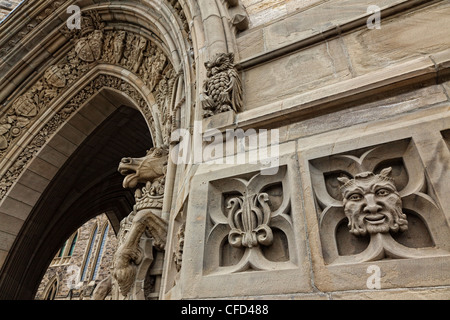 Dettagli esterni di edifici del Parlamento a ingresso anteriore per il tassello di centro e di pace torre, Ottawa, Ontario, Canada Foto Stock