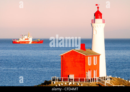 Il sir Wilfrid Laurier off Fort Rodd Hill Foto Stock