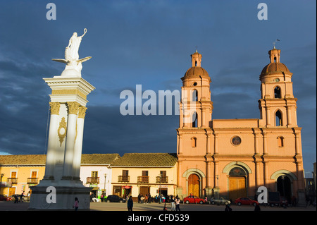 Central Plaza e la Cattedrale, Ipiales, Colombia, Sud America Foto Stock