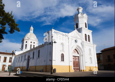 San Sebastian chiesa, il centro storico di Santa Ana de los Rios de Cuenca, Sito Patrimonio Mondiale dell'UNESCO, Cuenca, Ecuador Foto Stock