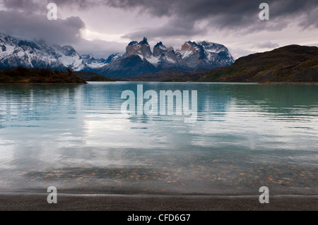 Lago Pehoe, Parco Nazionale Torres del Paine, Patagonia, Cile, Sud America Foto Stock