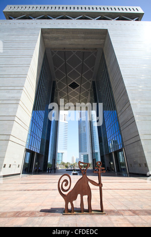 L'edificio Porta, Dubai International Finance Centre (DIFC), Dubai Emirati Arabi Uniti Foto Stock