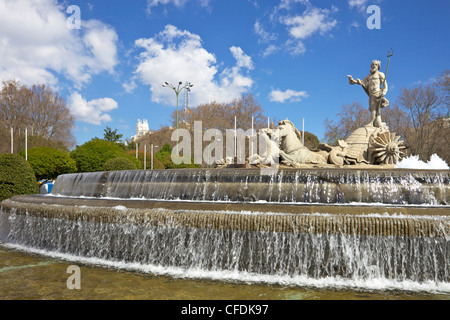 Fontana di Nettuno, Canovas del Castillo, Paseo del Prado, Madrid, Spagna, Europa Foto Stock