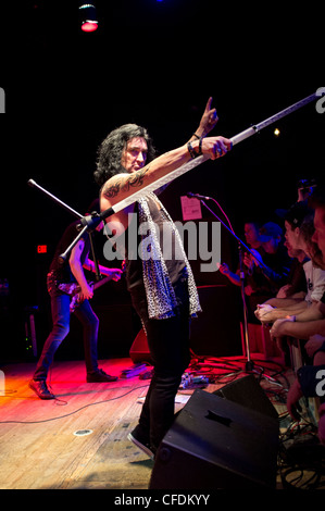 Robin McAuley dalla banda MSG Michael gruppo Schenker sul palco dell'Impero Club in Springfield, Virginia. Foto Stock