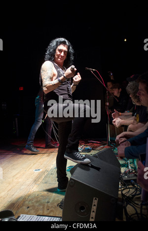 Robin McAuley dalla banda MSG Michael gruppo Schenker sul palco dell'Impero Club in Springfield, Virginia. Foto Stock