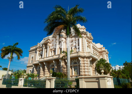 Museo Regionale di antropologia, ospitato in un edificio del XIX secolo, Paseo de Montejo, Merida, Yucatan Stato, Messico Foto Stock