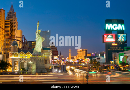 New York hotel con le montagne russe, la striscia di Las Vegas Boulevard South e West Tropicana Avenue, Las Vegas, Nevada, STATI UNITI D'AMERICA Foto Stock