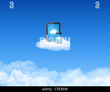 Moderno tablet pc con mobile smart phone su una nuvola. Immagine concettuale sul cloud computing tema. Foto Stock