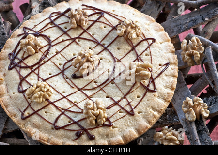 Dado in Engadina tart - pasticceria con caramello e noci Foto Stock
