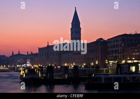 Campanile di San Marco, Palazzo dei Dogi di Venezia, Veneto, Italia Foto Stock