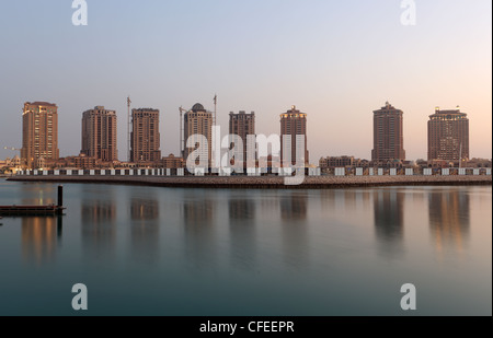 Nuovi edifici residenziali presso la perla a Doha, in Qatar Foto Stock