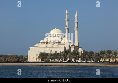 Moschea nella città di Sharjah Emirati Arabi Uniti Foto Stock