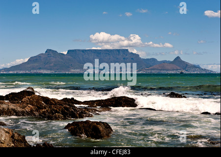 Città del Capo e di Table Mountain da Blouberg Foto Stock