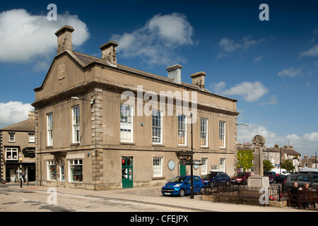 Regno Unito, Inghilterra, Yorkshire, Leyburn, ex Municipio (1856) in luogo di mercato Foto Stock