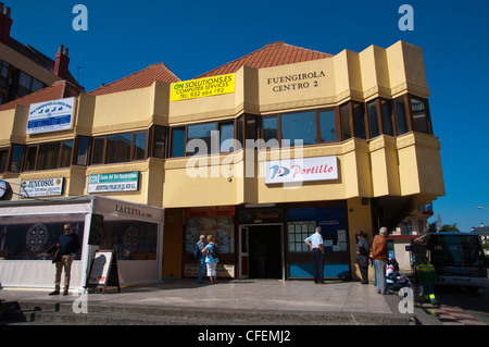 Stazione Bus esterno città di Fuengirola Costa del Sol Malaga Regione Andalusia Spagna Europa Foto Stock