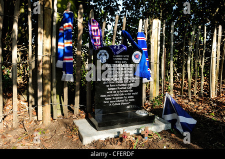 William Mcbeath uno dei membri fondatori del Rangers Football Club.oggetto contrassegnato per la rimozione definitiva nel cimitero Canwick Lincoln. Foto Stock