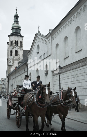 Carro trainato da cavalli, Grodzka, Città Vecchia, Cracovia, Cracovia, Malopolska Provincia, Piccola Polonia voivodato, Polonia Foto Stock