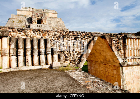 Palazzo del Governatore in rovine maya di Uxmal, Sito Patrimonio Mondiale dell'UNESCO, Yucatan, Messico Foto Stock