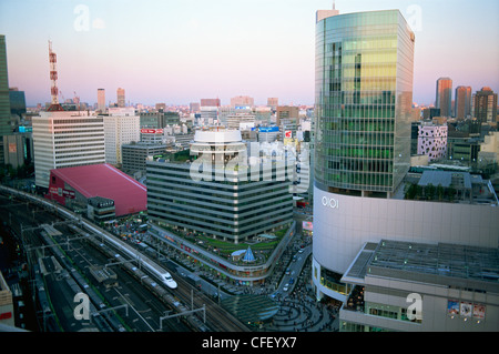 Giappone, Honshu, Tokyo, Yurakucho e affaristico Marunouchi Skyline di aree Foto Stock