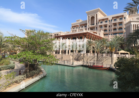 Al Qasr Hotel, parte del Madinat Jumeirah Hotel, spiaggia di Jumeirah, Dubai, Emirati Arabi Uniti Foto Stock