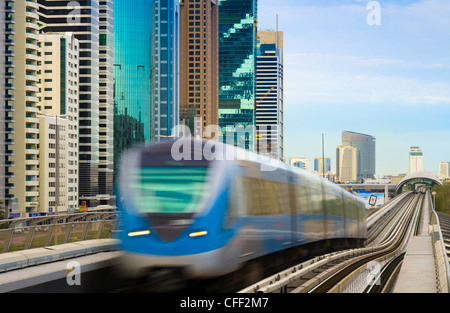 World Trade Center Stazione della Metropolitana da Emirates Towers Stazione della Metropolitana, Dubai, Emirati Arabi Uniti, Medio Oriente Foto Stock