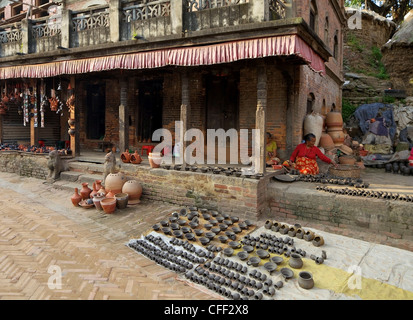 Potters Square, Bhaktapur, Sito Patrimonio Mondiale dell'UNESCO, la valle di Kathmandu, Nepal, Asia Foto Stock