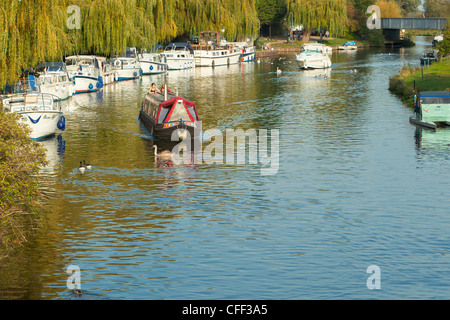 Il grande fiume Ouse e Waterside, Ely, Inghilterra Foto Stock