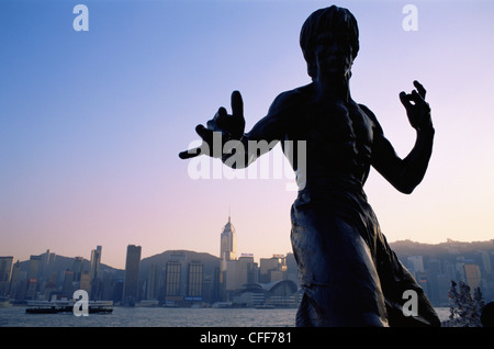 Cina, Hong Kong Kowloon, Tsim Sha Tsui, Viale delle Stelle, Bruce Lee statua Foto Stock