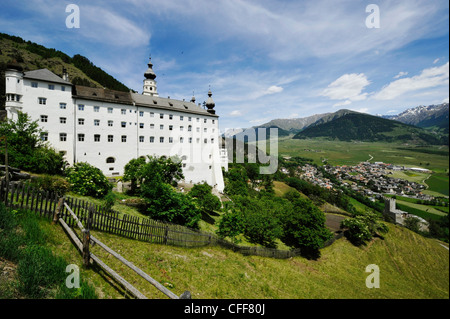 L'abbazia di Marienberg, Val Venosta, Val Venosta, Alto Adige, Alto Adige, Italia Foto Stock