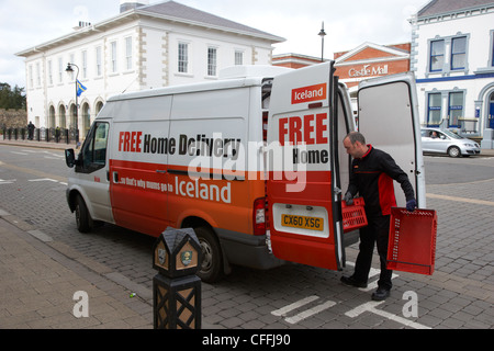 Islanda supermercato della consegna a domicilio gratuita furgone refrigerato antrim County Antrim Irlanda del Nord Regno Unito Foto Stock