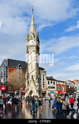 Clocktower vittoriano nel centro della città, Haymarket, Leicester, Leicestershire, England, Regno Unito Foto Stock