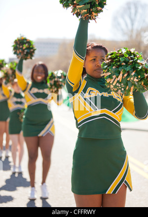 Afro-americano di high school cheerleaders Foto Stock