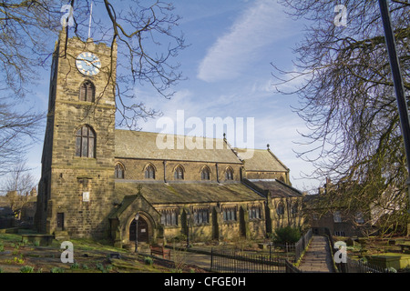 St Michaels e tutti gli Angeli, la chiesa parrocchiale e il cimitero di Haworth, West Yorkshire, Inghilterra, Regno Unito Foto Stock