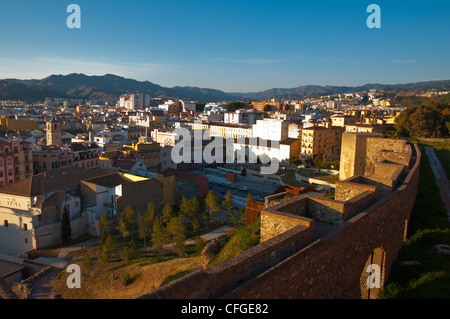 Viste da Alcazaba fortezza verso la città vecchia e il quartiere Lagunillassa central Malaga Andalusia Spagna Europa Foto Stock