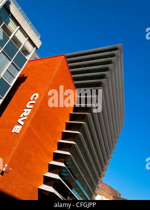 La curva teatro in Leicester Inghilterra UK progettato dall architetto Rafael Viñoly 2008 nel quartiere culturale della città Foto Stock