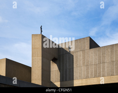 Anthony Gormley scultura sul tetto del Southbank Londra Inghilterra parte dell'orizzonte di evento installazione Foto Stock