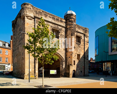 La rivista Gateway in Leicester city center costruito circa 1410 come una porta medievale in Newark e Castello di Leicester Foto Stock
