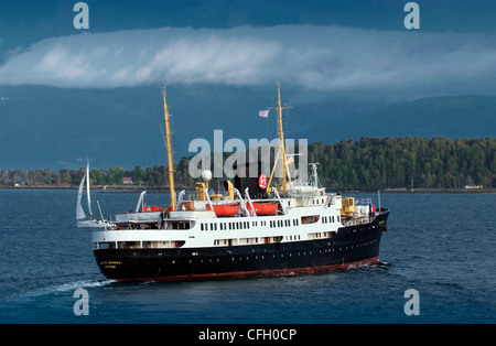 Norvegia Molde MS NORDSTJERNEN classic Hurtigruten viaggio costiero nave in porto. Opera principalmente attorno a Spitzbergen arcipelago. Foto Stock