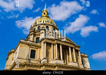 Gold-cupola Cappella di Saint-Louis (luogo di sepoltura di Napoleone), Les Invalides, Parigi, Francia Foto Stock