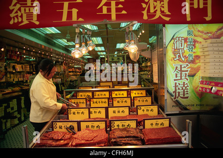 Cina, Macao, tipica carne pressata visualizzare una specialità alimentare di Macao Foto Stock