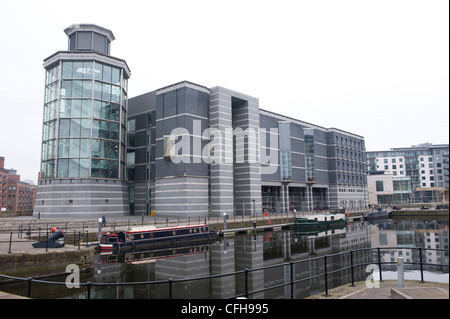 Chiatte, Clarence dock e il Royal Armouries Leeds Foto Stock