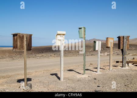 Cassette postali sulla costa occidentale di Fuerteventura, Isole Canarie, Spagna Foto Stock