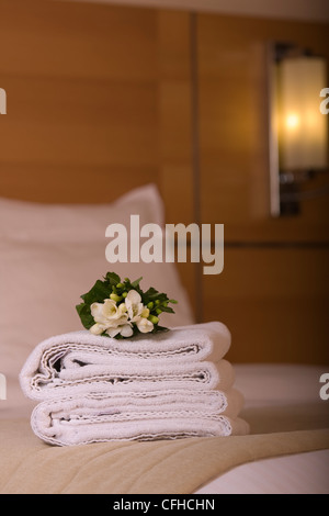 Letto matrimoniale in una camera di questo hotel di lusso Foto Stock