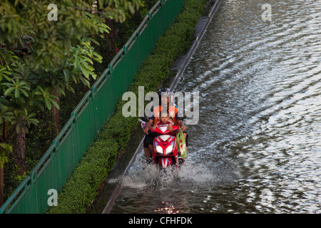 Inondazioni hits Bangkok nel 2011 Foto Stock