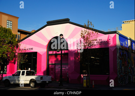 La facciata rosa al distretto di missione, San Francisco CA Foto Stock