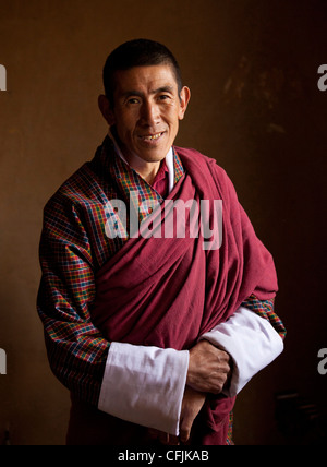 Ritratto di uomo locale al Gangtey Tsechu a Gangte Goemba, Gangte, Valle Phobjikha, Bhutan, Asia Foto Stock