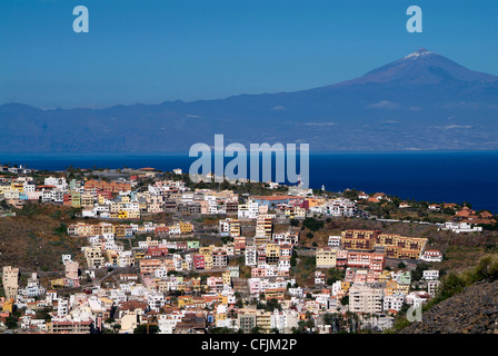 Vista su San Sebastian de la Gomera a Pico de Teide Tenerife, Gomera, isole Canarie, Spagna, Atlantico, Europa Foto Stock