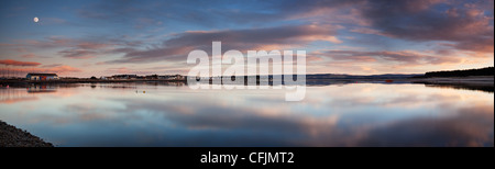 Panorama delle Ore del sorgere e tramonto sulla baia di Findhorn sul Moray Firth Foto Stock